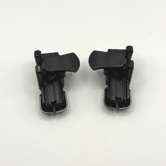 Brand New Mobile Gaming Finger Triggers - Picture 2 of 4